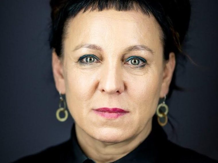 Olga Tokarczuk – metryka [wiek, wzrost, mąż i dzieci, pochodzenie, rodzina, życiorys]