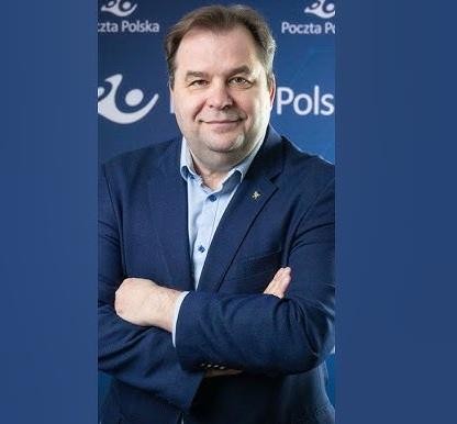 Graficzne przedstawienie kariery Sebastiana Mikosza z symbolami LOT, Kenya Airways, Poczty Polskiej i IATA.